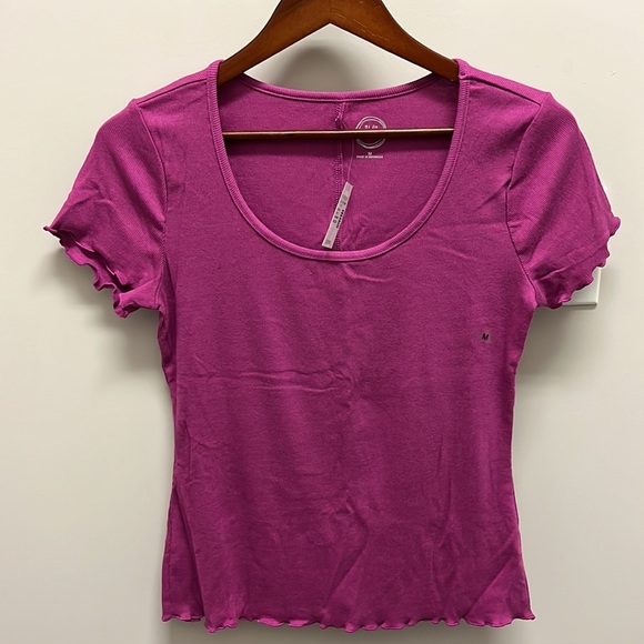 Maurices 24/7 Solid Ribbed Lettuce Edge Scoop Neck Tee - Magenta Orchid - Medium - Picture 2 of 9